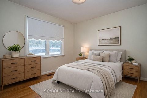 Photo 6 at 9 Caronport Crescent, Donalda, Toronto