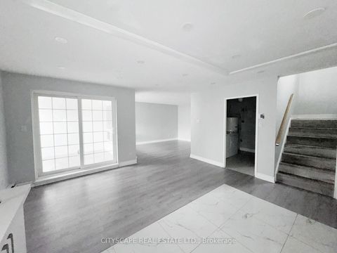 Photo 6 at 192 - 1055 Dundas Street E, Applewood, Mississauga