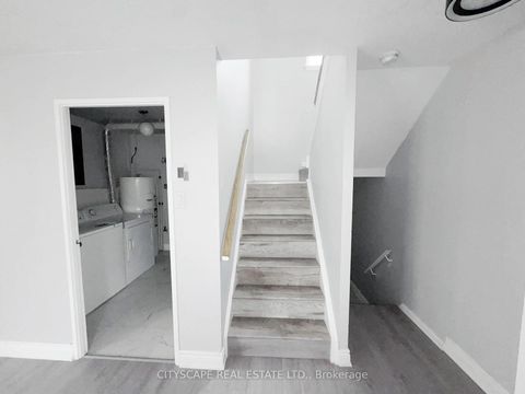 Photo 11 at 192 - 1055 Dundas Street E, Applewood, Mississauga