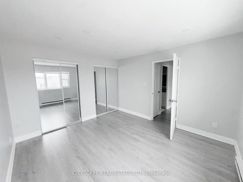 Photo 12 at 192 - 1055 Dundas Street E, Applewood, Mississauga