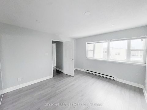 Photo 13 at 192 - 1055 Dundas Street E, Applewood, Mississauga
