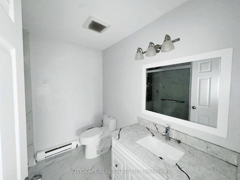 Photo 14 at 192 - 1055 Dundas Street E, Applewood, Mississauga