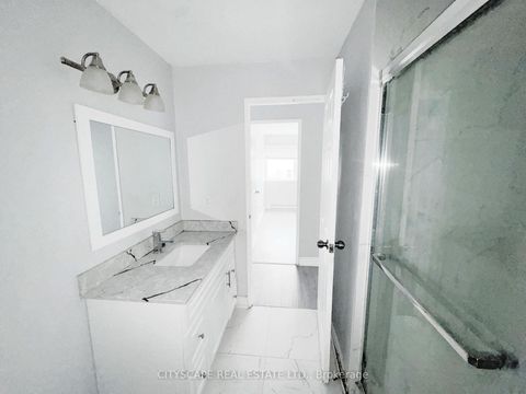 Photo 16 at 192 - 1055 Dundas Street E, Applewood, Mississauga