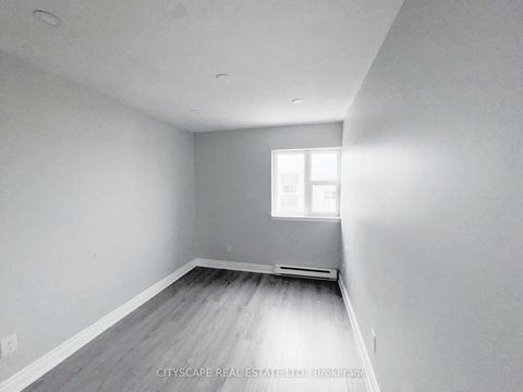 Photo 17 at 192 - 1055 Dundas Street E, Applewood, Mississauga