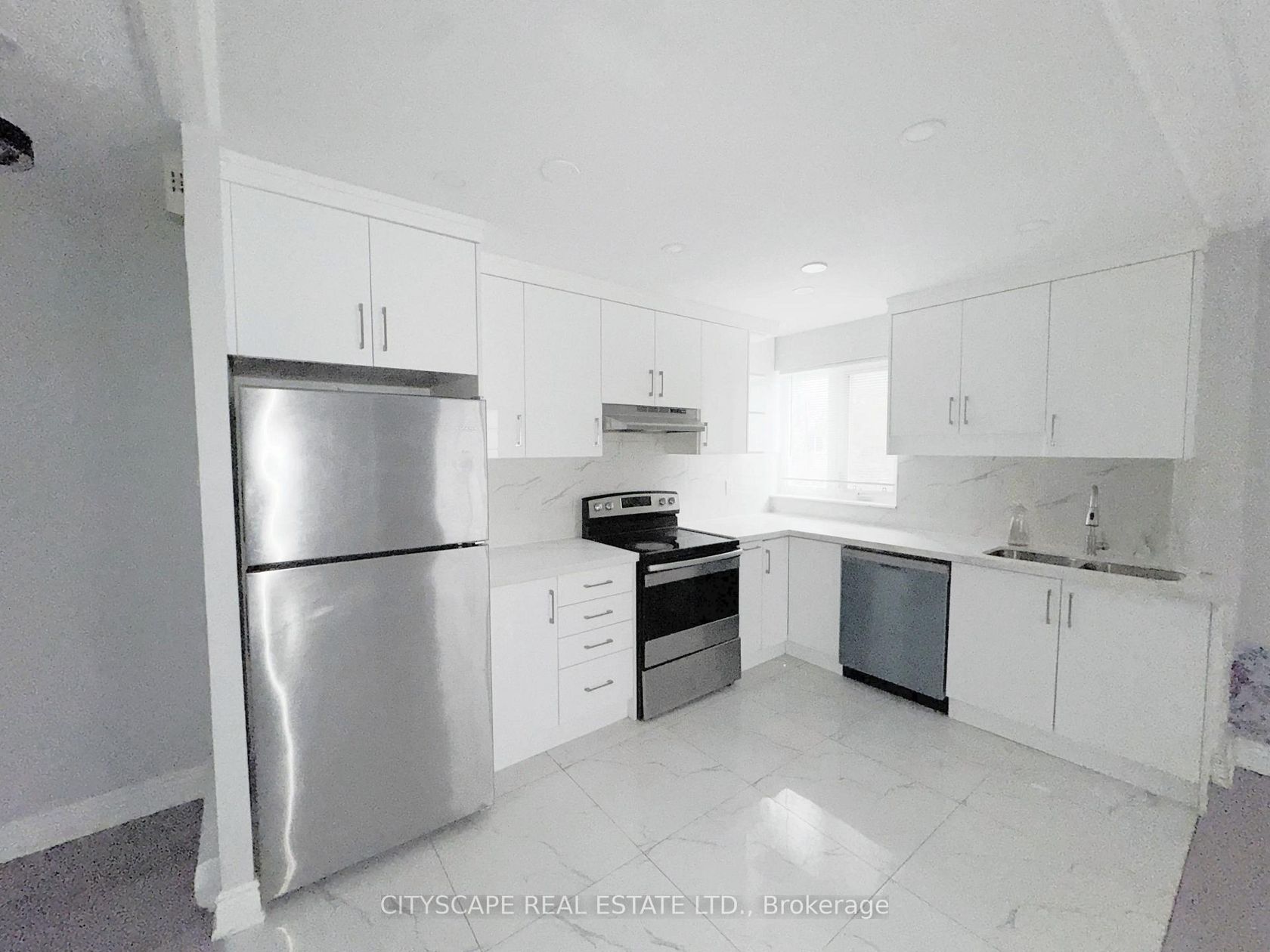 192 - 1055 Dundas Street E, Applewood, Mississauga 