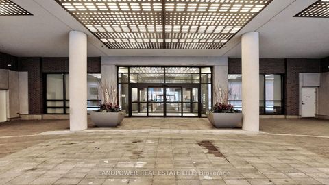 Photo 4 at 639 - 460 Adelaide Street E, Moss Park, Toronto