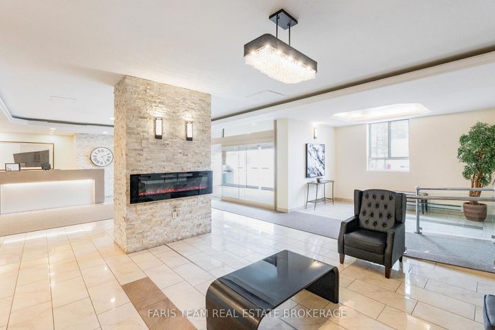 Photo 3 at 507 - 61 Markbrook Lane, Jamestown, Toronto