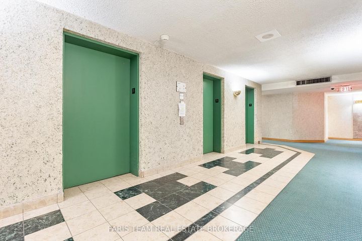 Photo 4 at 507 - 61 Markbrook Lane, Jamestown, Toronto