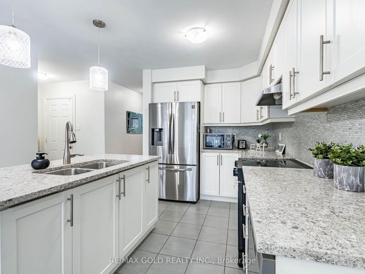 Photo 16 at 19 Lothbury Drive, Northwest Brampton, Brampton