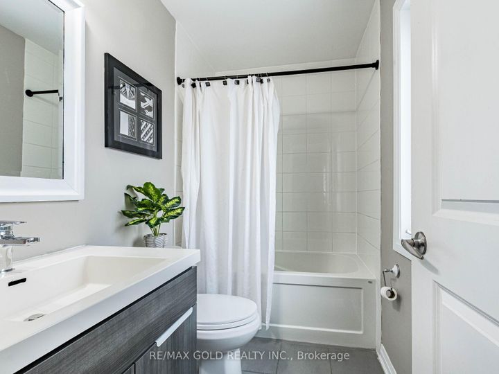 Photo 27 at 19 Lothbury Drive, Northwest Brampton, Brampton