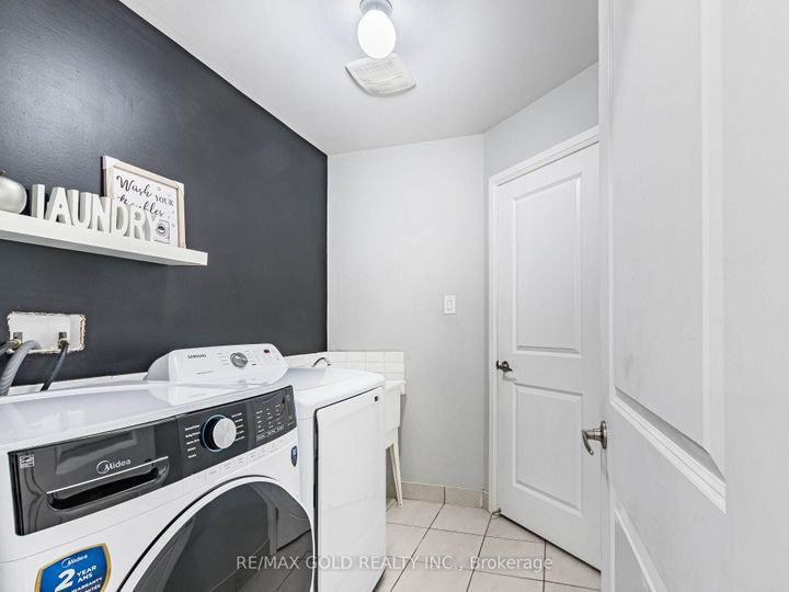 Photo 32 at 19 Lothbury Drive, Northwest Brampton, Brampton