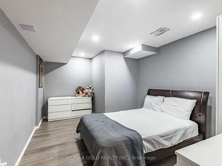 Photo 35 at 19 Lothbury Drive, Northwest Brampton, Brampton