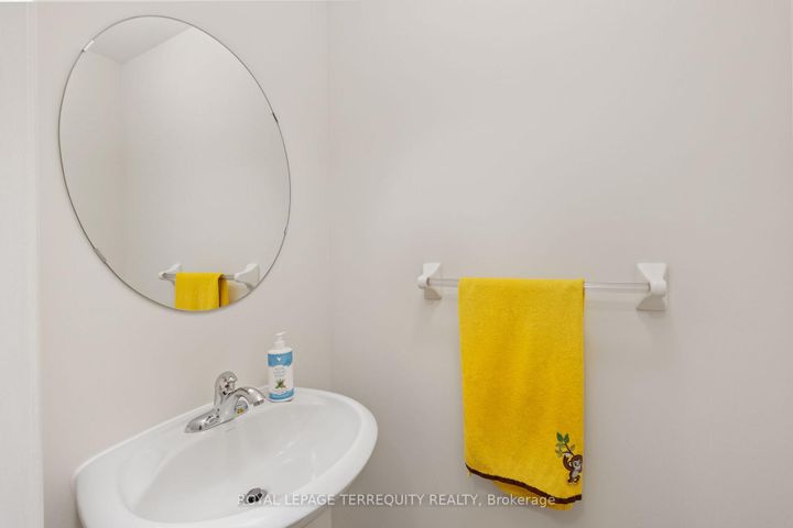 Photo 5 at 70 Degas Drive, Patterson, Vaughan