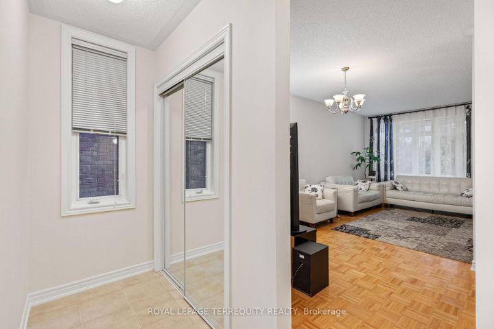 Photo 7 at 70 Degas Drive, Patterson, Vaughan