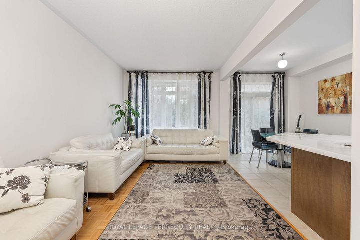 Photo 9 at 70 Degas Drive, Patterson, Vaughan