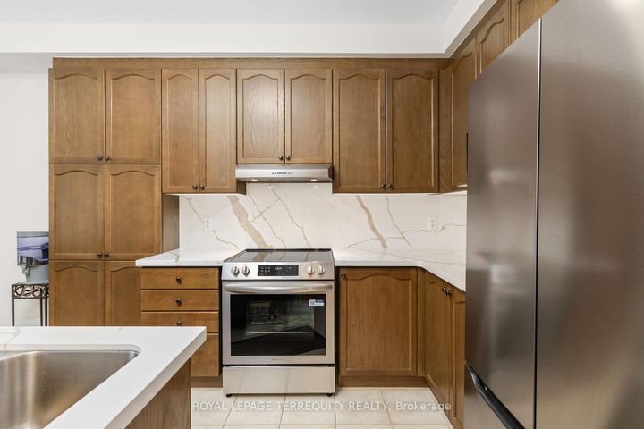 Photo 13 at 70 Degas Drive, Patterson, Vaughan