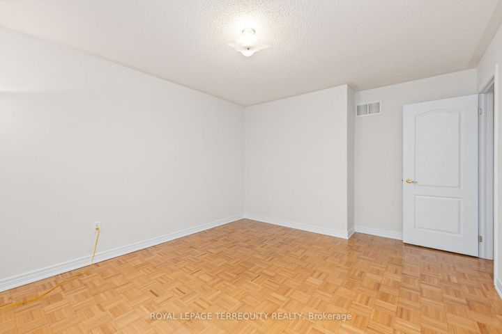 Photo 29 at 70 Degas Drive, Patterson, Vaughan