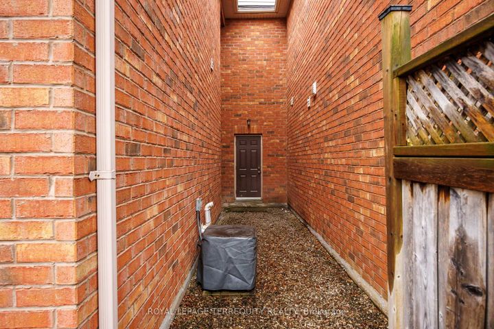 Photo 34 at 70 Degas Drive, Patterson, Vaughan