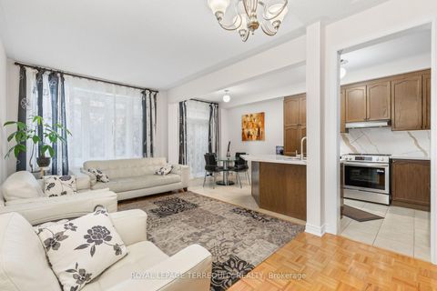 Photo 10 at 70 Degas Drive, Patterson, Vaughan