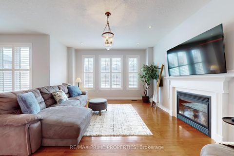 Photo 2 at 947 Booth Avenue, Alcona, Innisfil