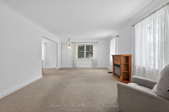 Photo 6 at 35 John Street, Thornhill, Markham