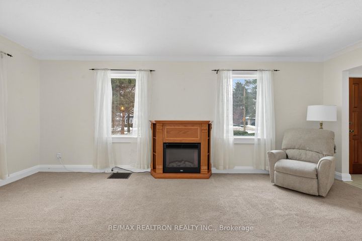 Photo 7 at 35 John Street, Thornhill, Markham