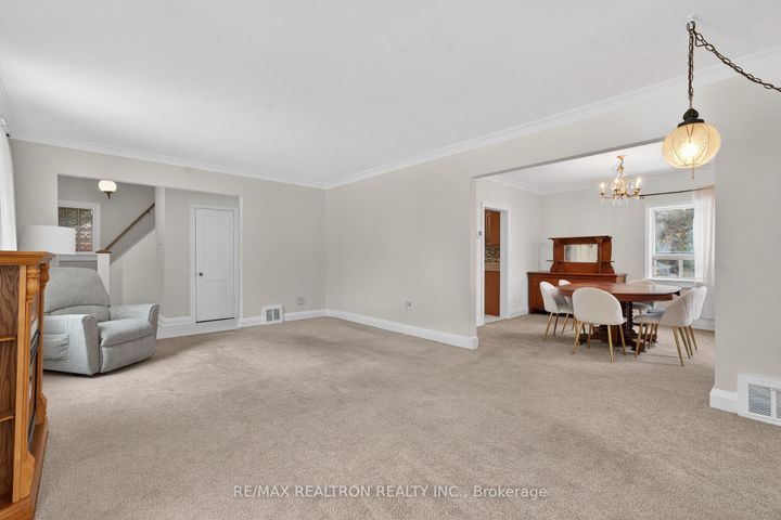 Photo 8 at 35 John Street, Thornhill, Markham