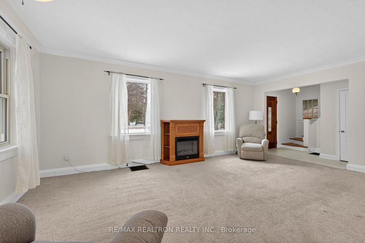 Photo 9 at 35 John Street, Thornhill, Markham