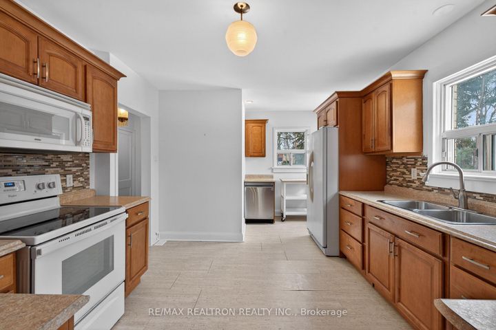 Photo 17 at 35 John Street, Thornhill, Markham