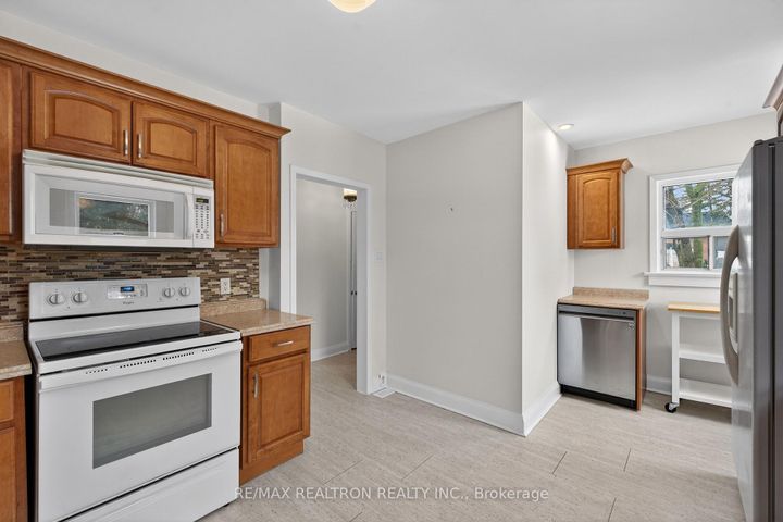 Photo 18 at 35 John Street, Thornhill, Markham