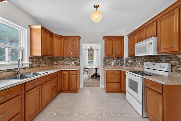 Photo 19 at 35 John Street, Thornhill, Markham