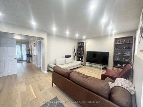 Photo 8 at 70 Maple Grove Avenue, Oak Ridges, Richmond Hill