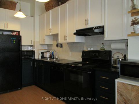 Photo 4 at 206 - 797 Don Mills Road, Flemingdon Park, Toronto