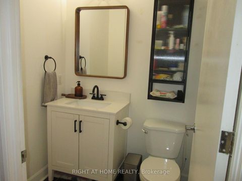 Photo 5 at 206 - 797 Don Mills Road, Flemingdon Park, Toronto