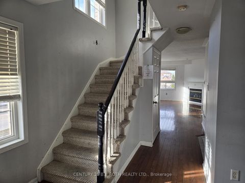 Photo 2 at 60 Ridwell Street, Edgehill Drive, Barrie