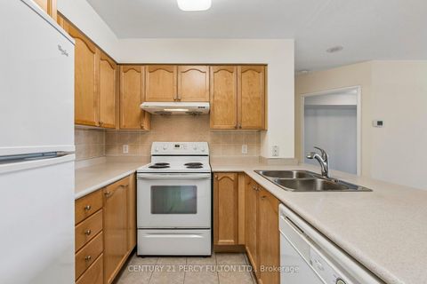 Photo 1 at 901 - 23 Hollywood Avenue, Willowdale East, Toronto