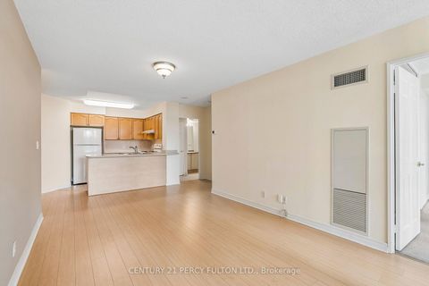 Photo 3 at 901 - 23 Hollywood Avenue, Willowdale East, Toronto