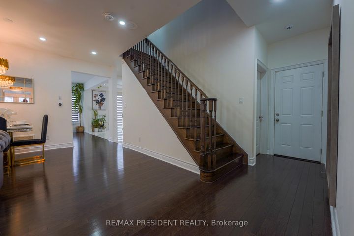 Photo 4 at 16 Bassett Crescent, Credit Valley, Brampton