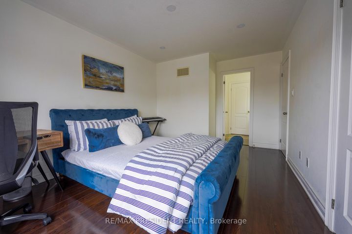 Photo 21 at 16 Bassett Crescent, Credit Valley, Brampton