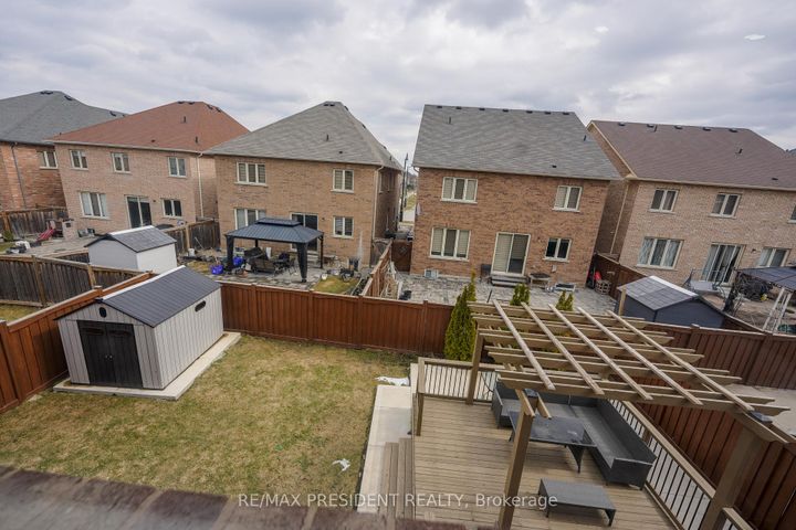 Photo 25 at 16 Bassett Crescent, Credit Valley, Brampton