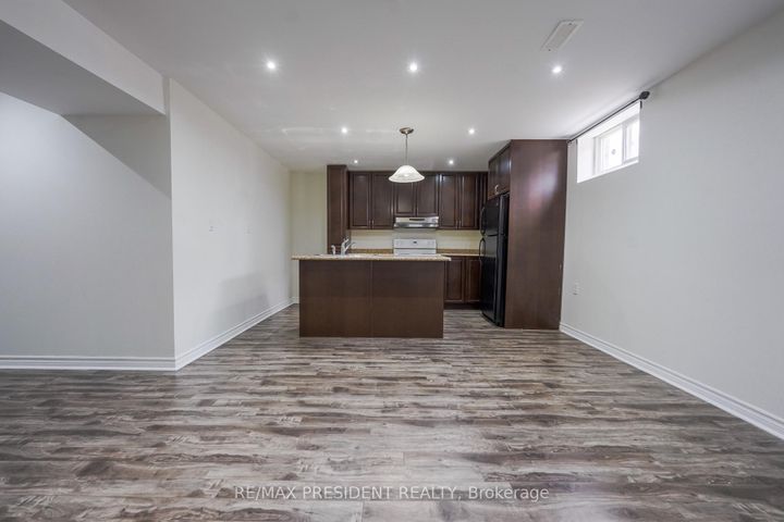 Photo 28 at 16 Bassett Crescent, Credit Valley, Brampton