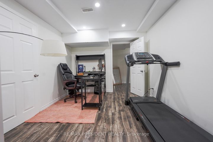 Photo 33 at 16 Bassett Crescent, Credit Valley, Brampton