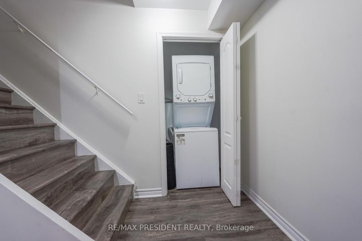 Photo 34 at 16 Bassett Crescent, Credit Valley, Brampton