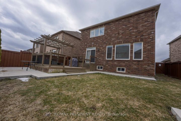 Photo 37 at 16 Bassett Crescent, Credit Valley, Brampton