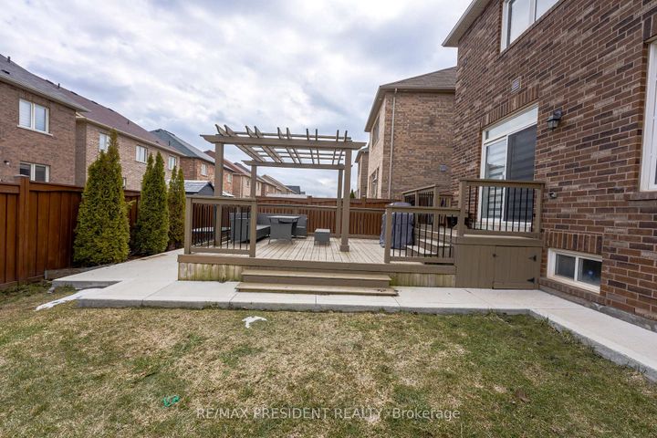 Photo 38 at 16 Bassett Crescent, Credit Valley, Brampton