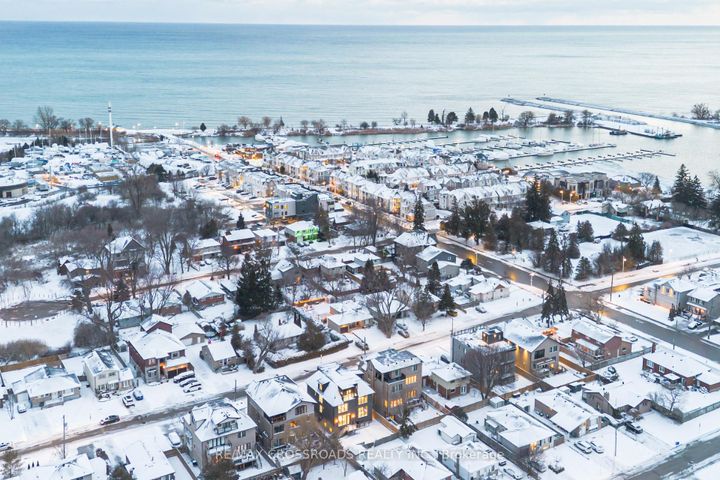 Photo 2 at 642 Annland Street, Bay Ridges, Pickering