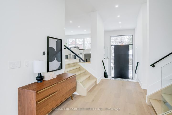 Photo 3 at 642 Annland Street, Bay Ridges, Pickering