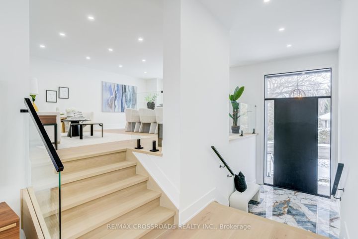 Photo 4 at 642 Annland Street, Bay Ridges, Pickering