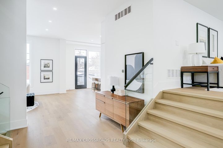 Photo 8 at 642 Annland Street, Bay Ridges, Pickering