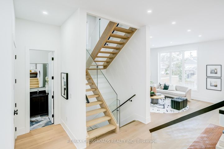 Photo 9 at 642 Annland Street, Bay Ridges, Pickering